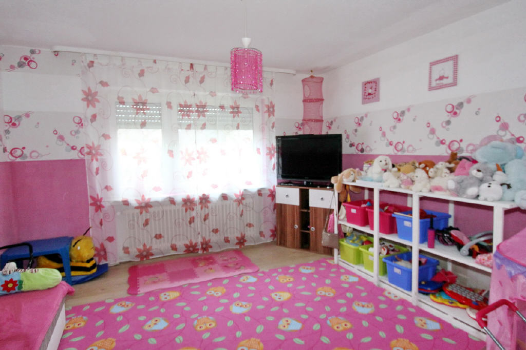 große, helle Kinderzimmer